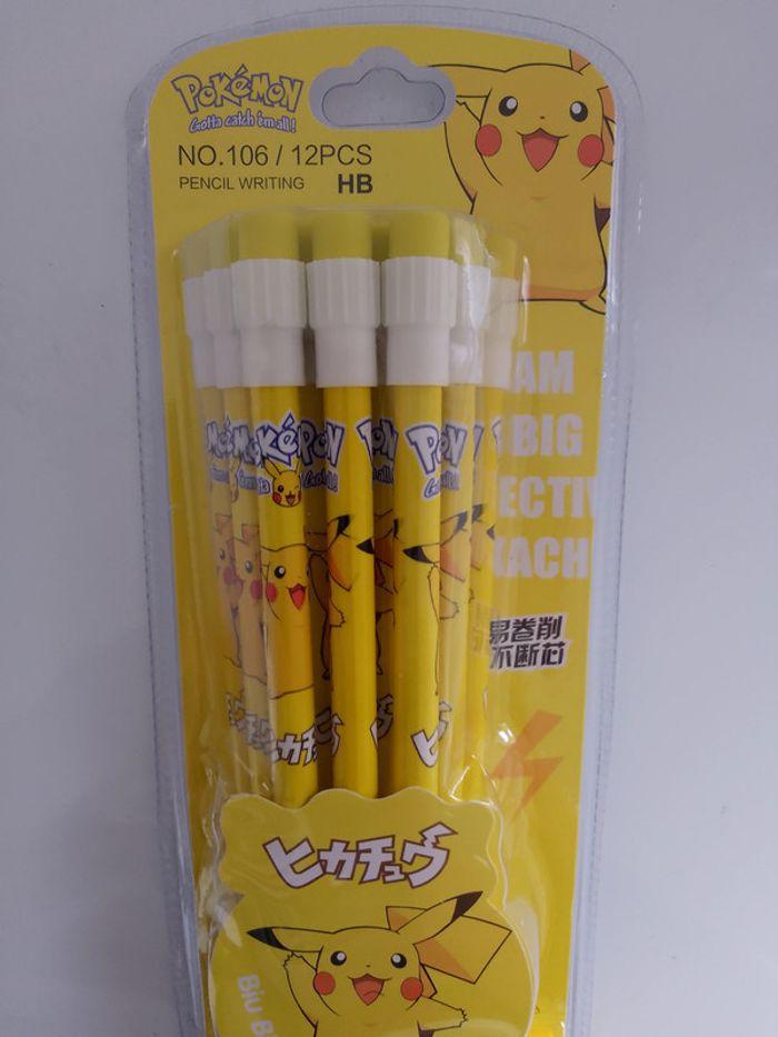 Lot de 12 crayons de bois Pikachu Pokémon - photo numéro 4