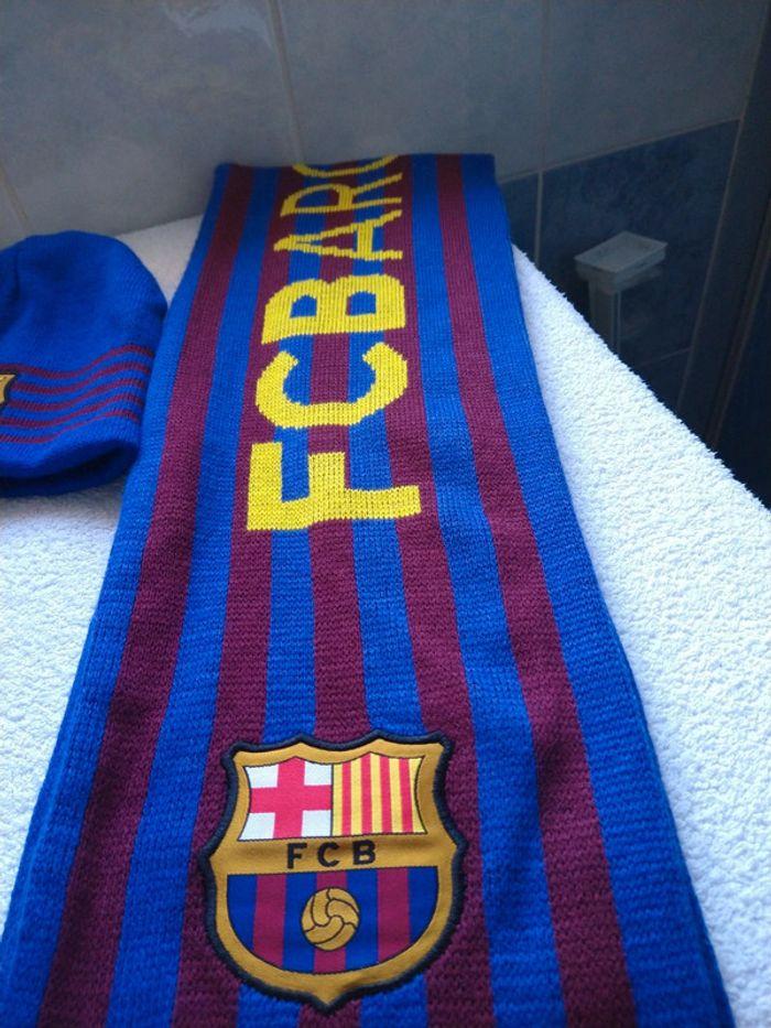 Lot Écharpe +Bonnet FC Barcelonne - photo numéro 1