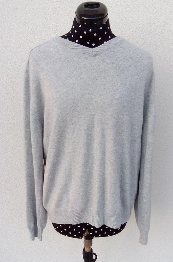 Pull col V en cachemire Marks & Spencer gris clair taille L - photo numéro 5