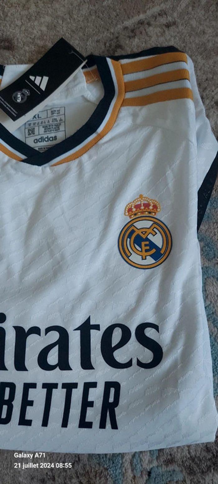 Real madrid  Maillot Domicile 24/25 taille XL neuf emballer - photo numéro 9