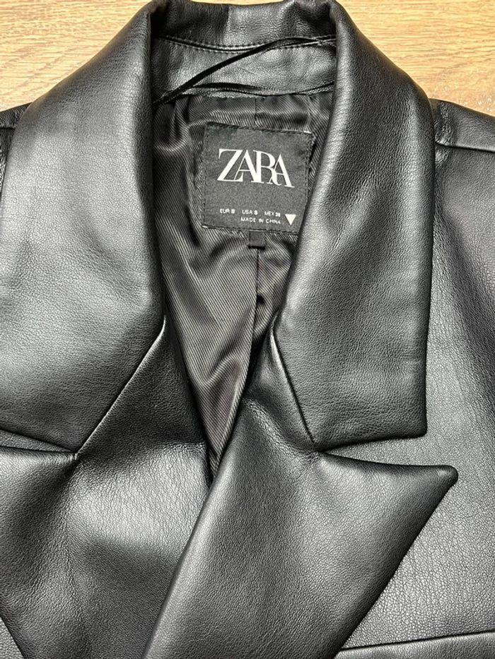 Long blazer en similicuir noir, Zara taille S - photo numéro 3