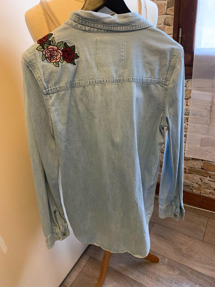 Chemise en jean bleu et roses brodées Superdry - photo numéro 6