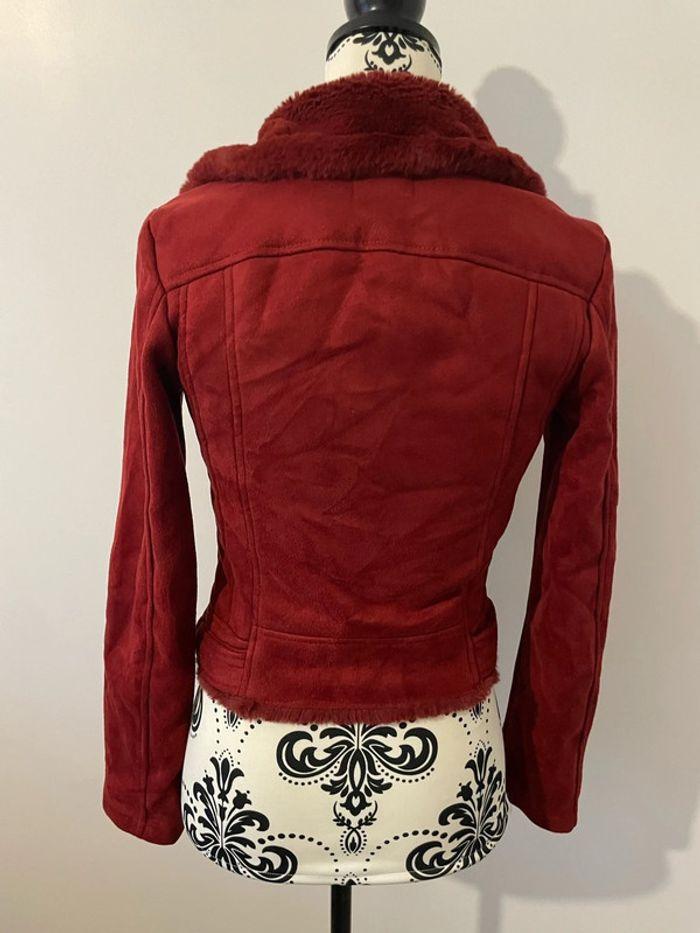 Veste bordeaux en daim suédine fourrure au col avec ceinture neuf pimkie taille XS - photo numéro 5