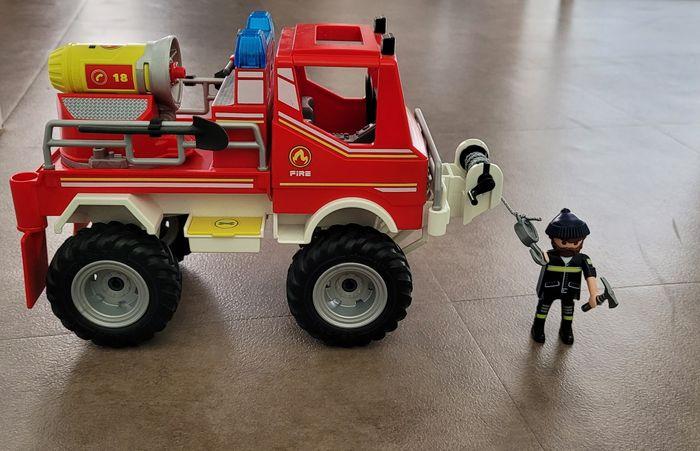 Playmobil camion 4x4 de pompier avec lance-eau - photo numéro 2