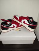 Jordan low red gym taille 38 neuves