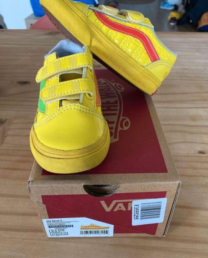 Baskets vans pointure 22,5 jaune verni - photo numéro 1