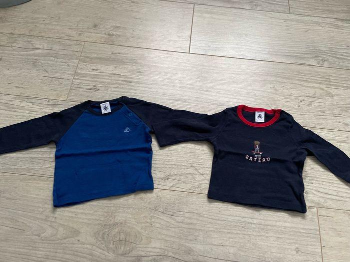 2 tee-shirts Petit Bateau - taille 6 mois - photo numéro 1