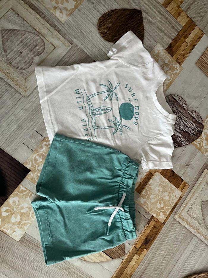 Ensemble teeshirt et short 12 mois - photo numéro 1