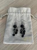 Boucles d’oreilles noir pendante