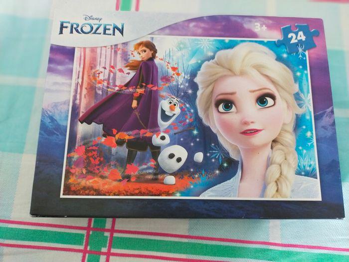 Puzzle 24 pièces reine des neiges age 3 ans