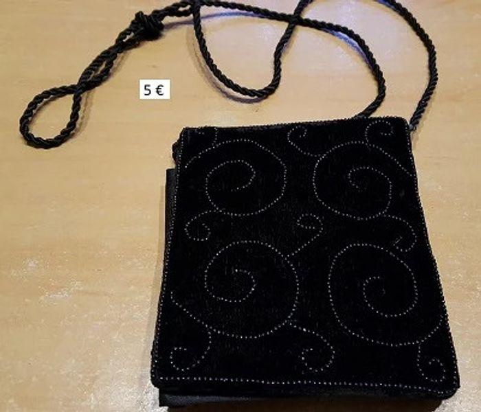 Petite Pochette