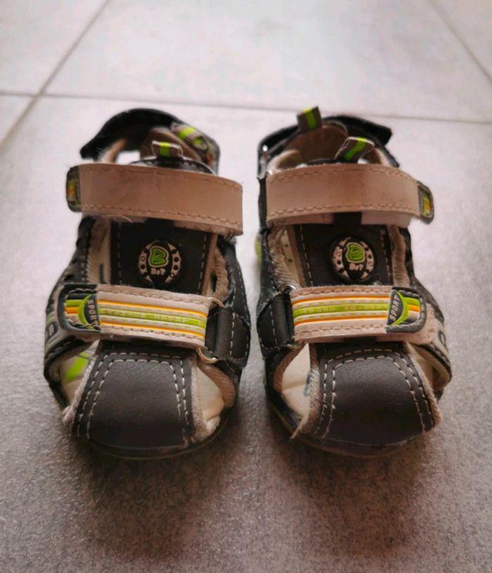 Chaussures sandales bébé garçon 20 comme NEUVES - photo numéro 2