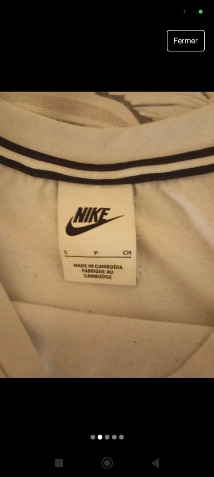 Tee shirt nike taille S en très bon état 👌🏻 - photo numéro 2