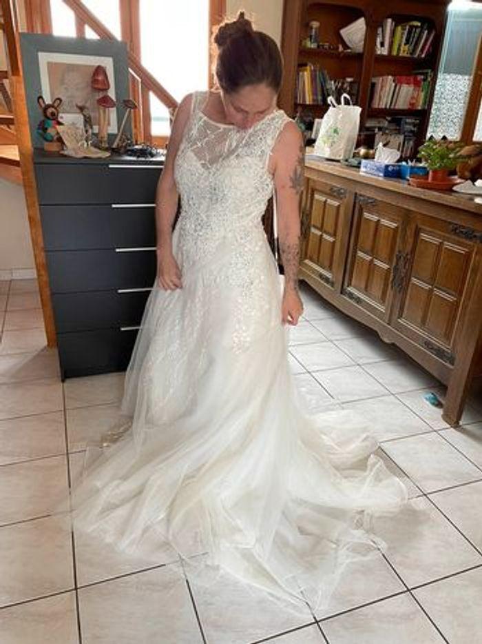 Robe de mariée neuve T 40 - photo numéro 9