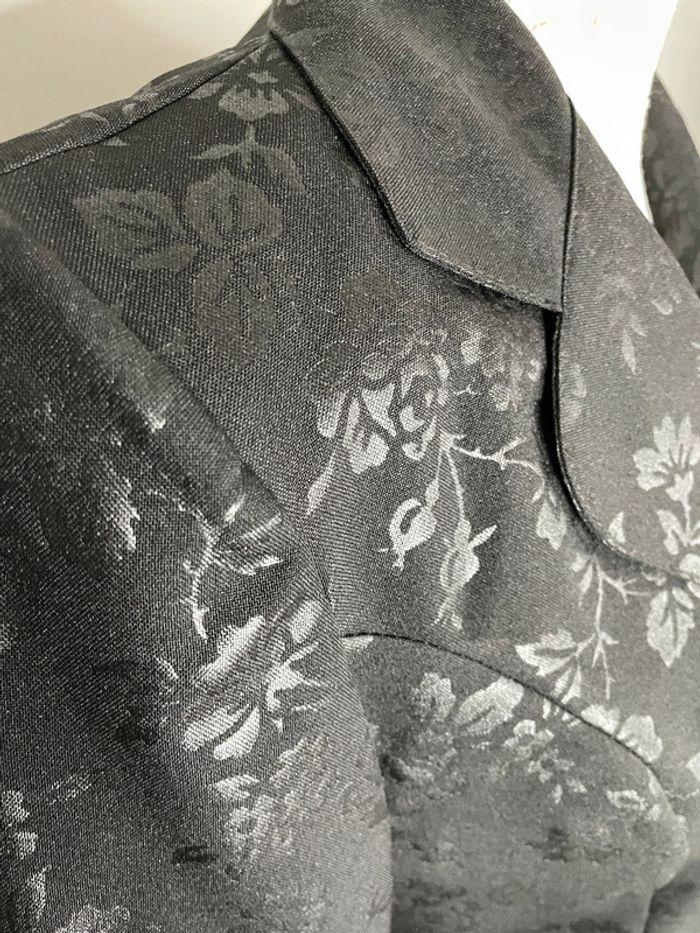 Blazer noir motifs fleurs - photo numéro 2