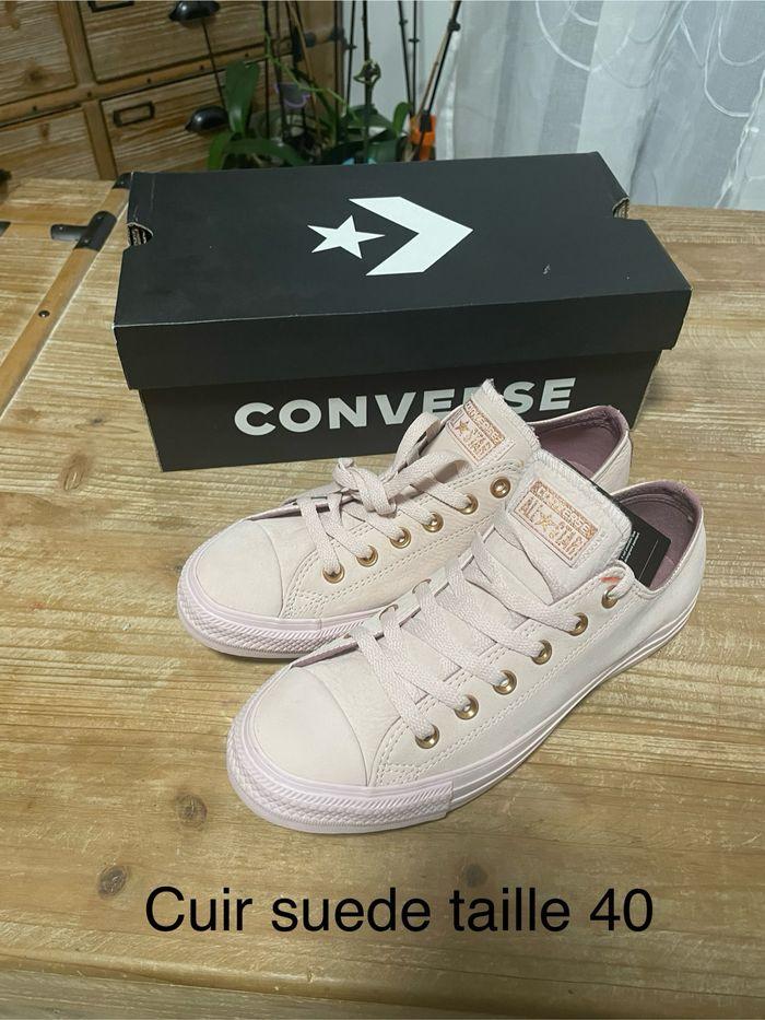 Converses roses en cuir suede taille 40 neuve avec étiquette et boîte - photo numéro 2