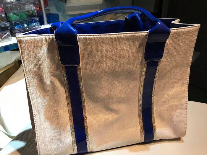 Sac a mains blanc et bleu neuf. - photo numéro 1