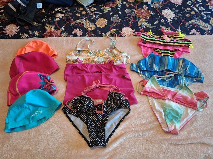 Lot de maillots de bain 2 pièces et bonnets de bain - photo numéro 2