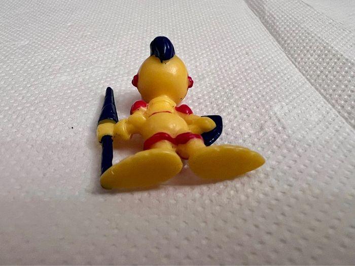 Yoplait - Figurine le royaume surpriz - saturnin - 3cm - photo numéro 4