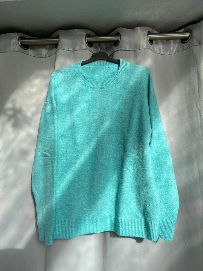 Pull col rond turquoise taille L Primark  bon état - photo numéro 1