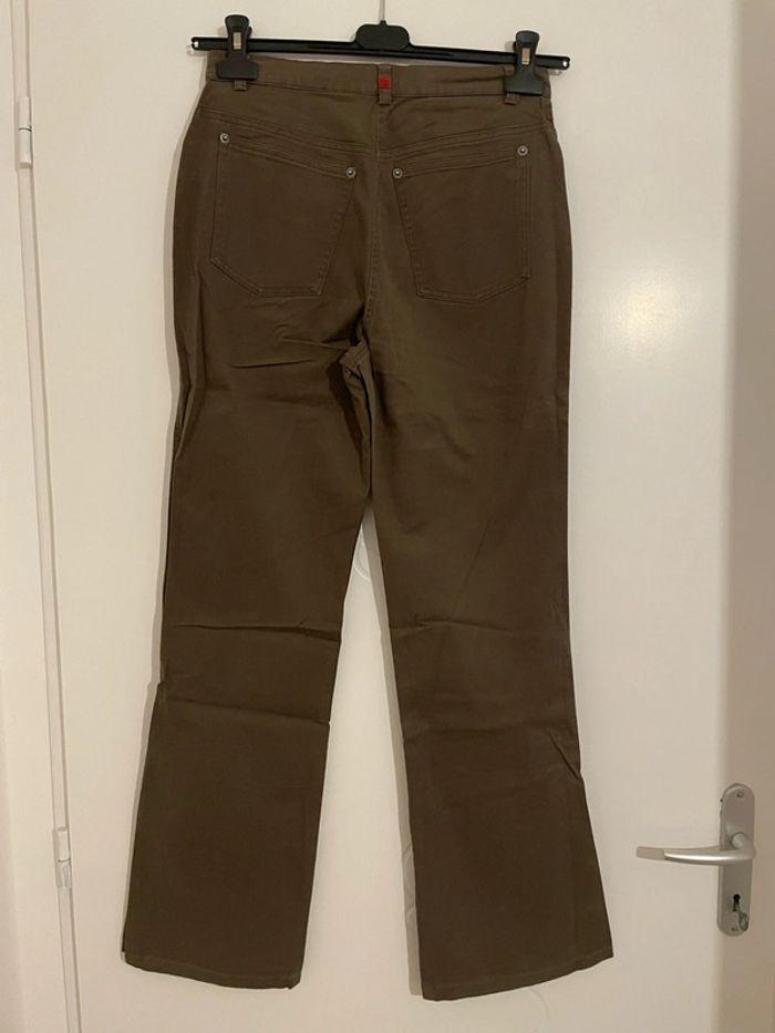 Pantalon extensible kaki taille haute coupe droite bas très légèrement évasé Olsen taille M - photo numéro 4