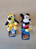 Lot de 2 minis peluches Disney Mickey et Pluto Mickey and the Roadster Racers