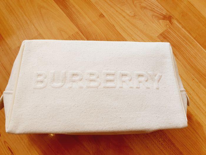 Trousse De Toilette "BURBERRY" en Toile Blanche neuve sous blister. - photo numéro 4