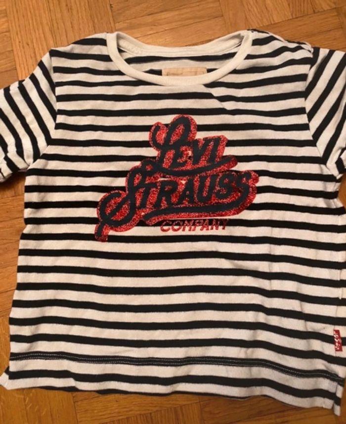 T-shirt 5 ans très bon état fille - photo numéro 1