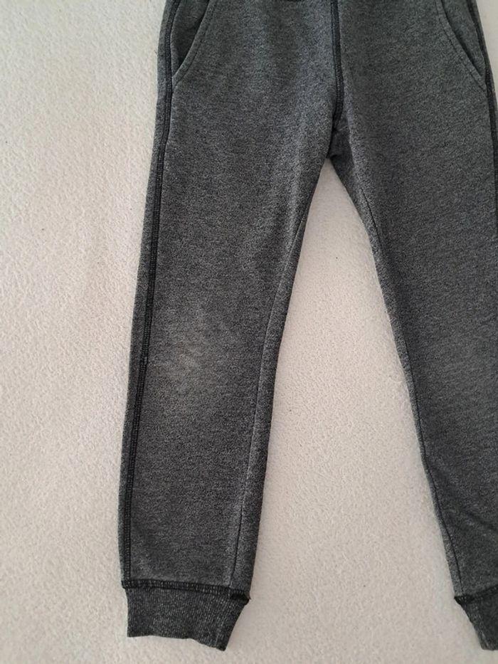 Pantalon de jogging gris chiné C&A 7 ans - photo numéro 2