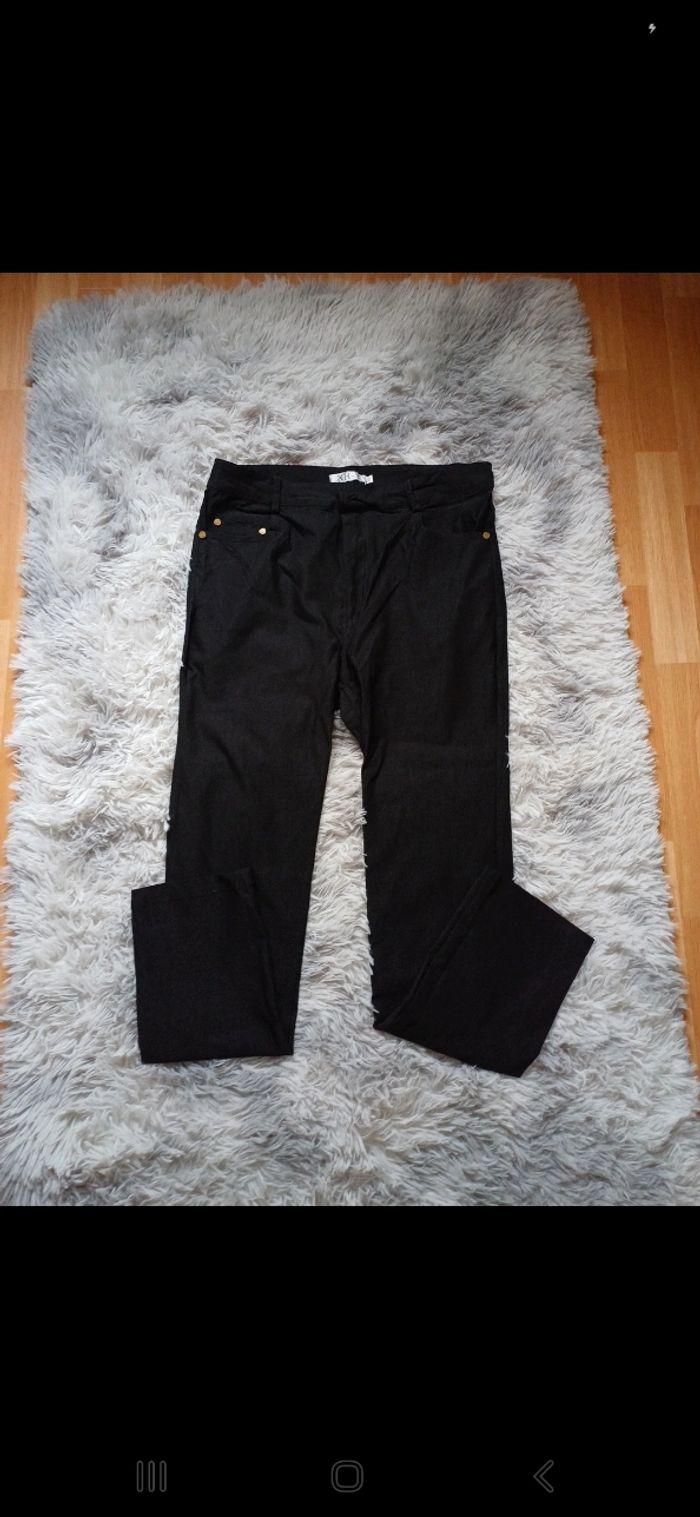 Pantalon uni noir neuf - photo numéro 1