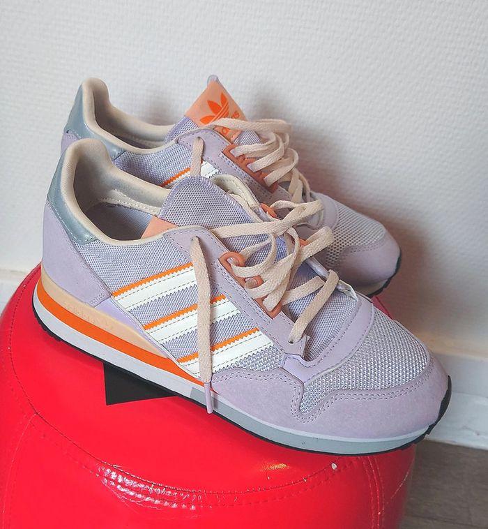 Baskets Adidas violettes et orange - photo numéro 2