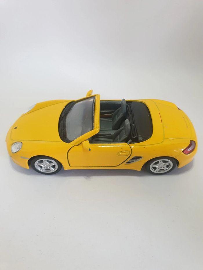 Kinsmart Porsche Boxster S Rétro Friction Jaune - 1/34 - photo numéro 14