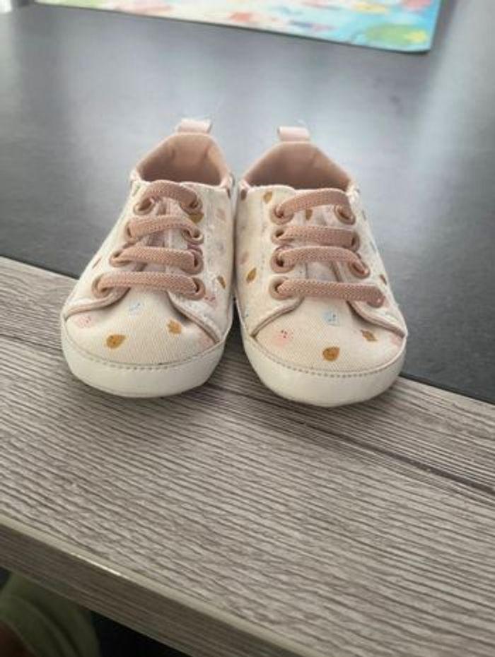 Chaussure bébé - photo numéro 1