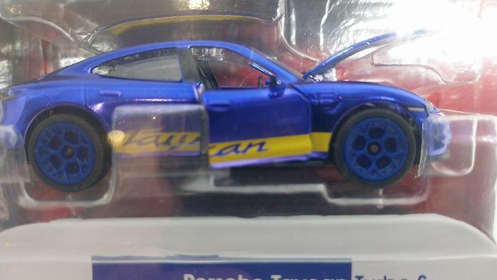 Majorette Porsche Taycan Turbo S Série 60ême Anniversaire - photo numéro 8