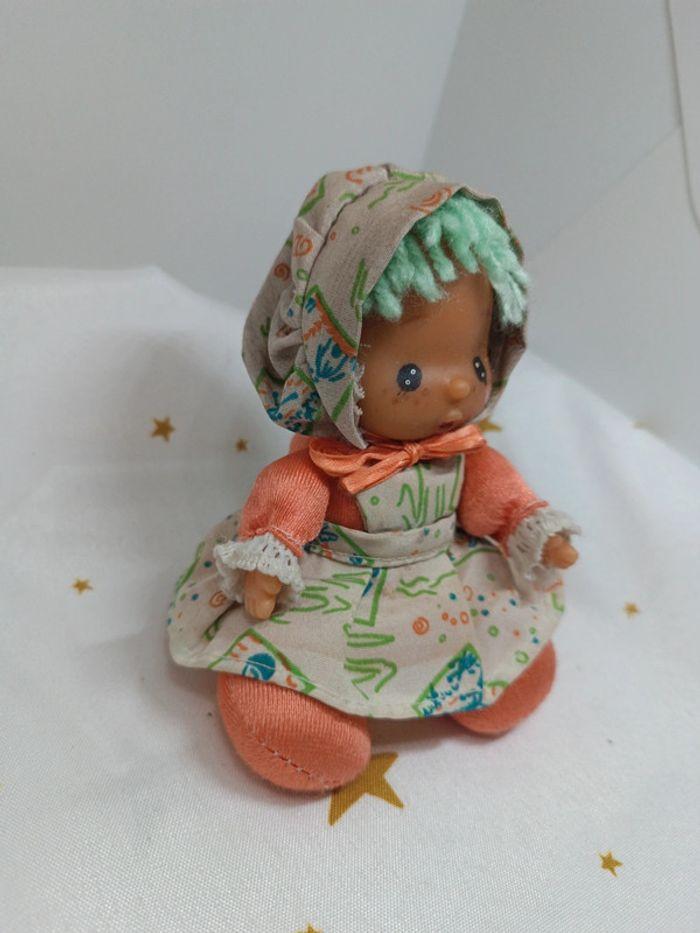 Petite 80 little poupée poupon doll bébé baby orange chapeau laine vert cel maesa Nifa valencia - photo numéro 2