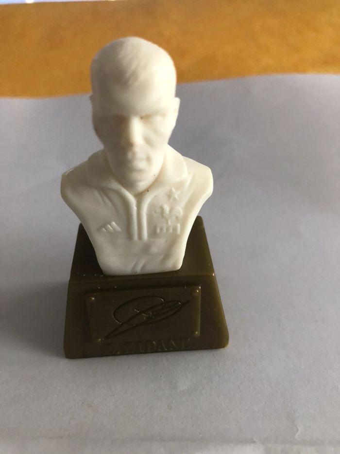 Figurine buste   "Zidane ", le Footballeur - photo numéro 1