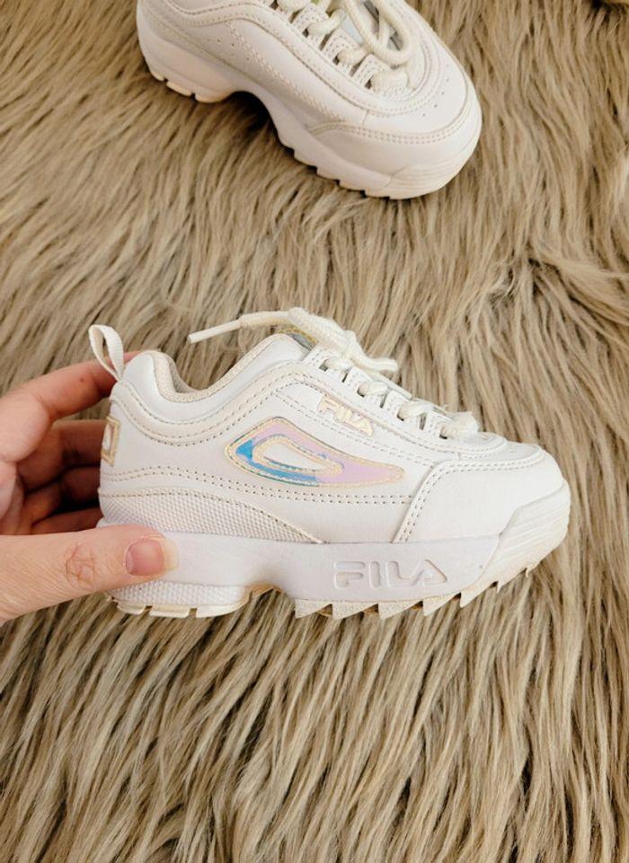 Belles baskets Disruptor Fila pointure 25 - photo numéro 2