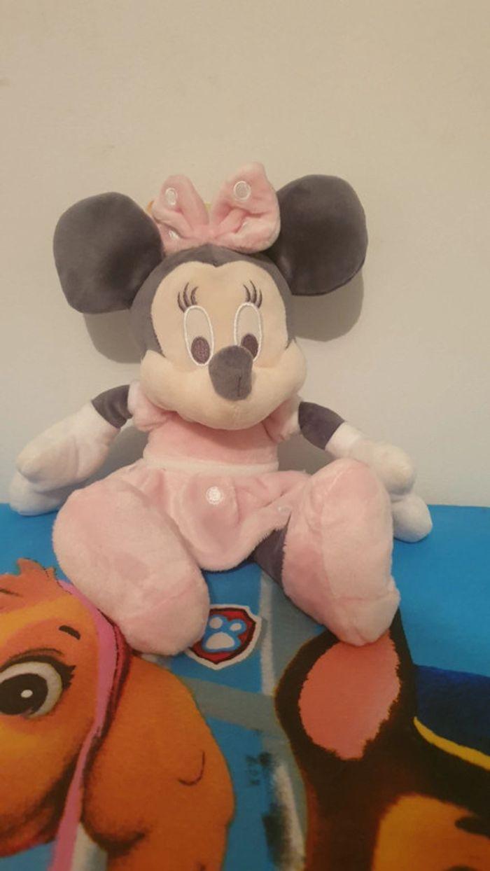 Magnifique peluche Minnie NEUVE - photo numéro 1