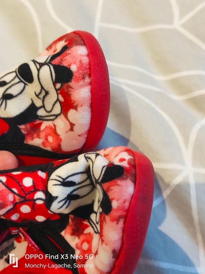 Chaussons Minnie love Disney pointure 22 0€50 -50% dès 2 achetés - photo numéro 2