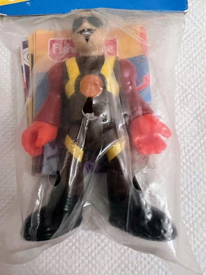 Fisher Price - imaginext - petite figurine vintage neuve 2011 - pilote - photo numéro 2