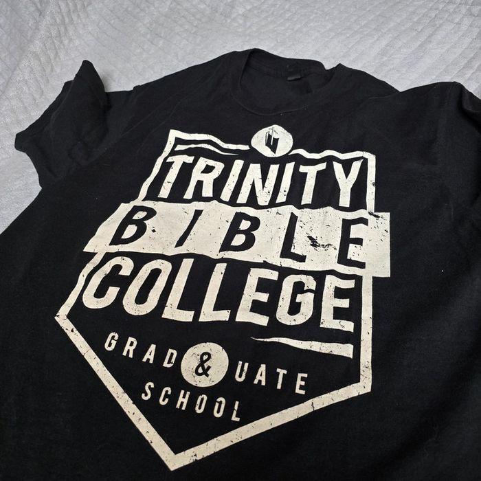 T-shirt trinity bible college - photo numéro 6