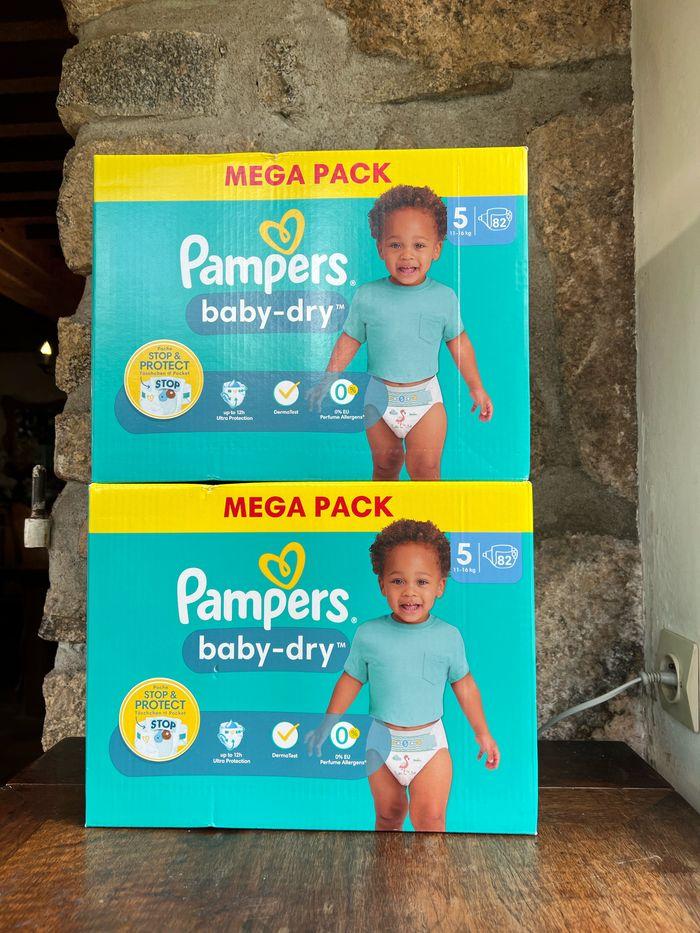 Lot 2 cartons Pampers Taille 5 : 164 Couches (2*82) - photo numéro 1