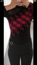 blouse manches longue noire et rouge