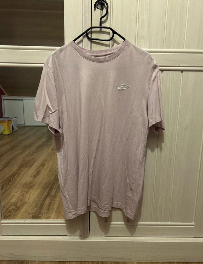 T-shirt rose pour homme, taille L, très bon état, Nike - photo numéro 1