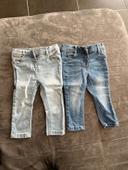 Lot 2 jeans bébé 9 mois