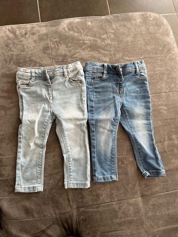 Lot 2 jeans bébé 9 mois - photo numéro 1