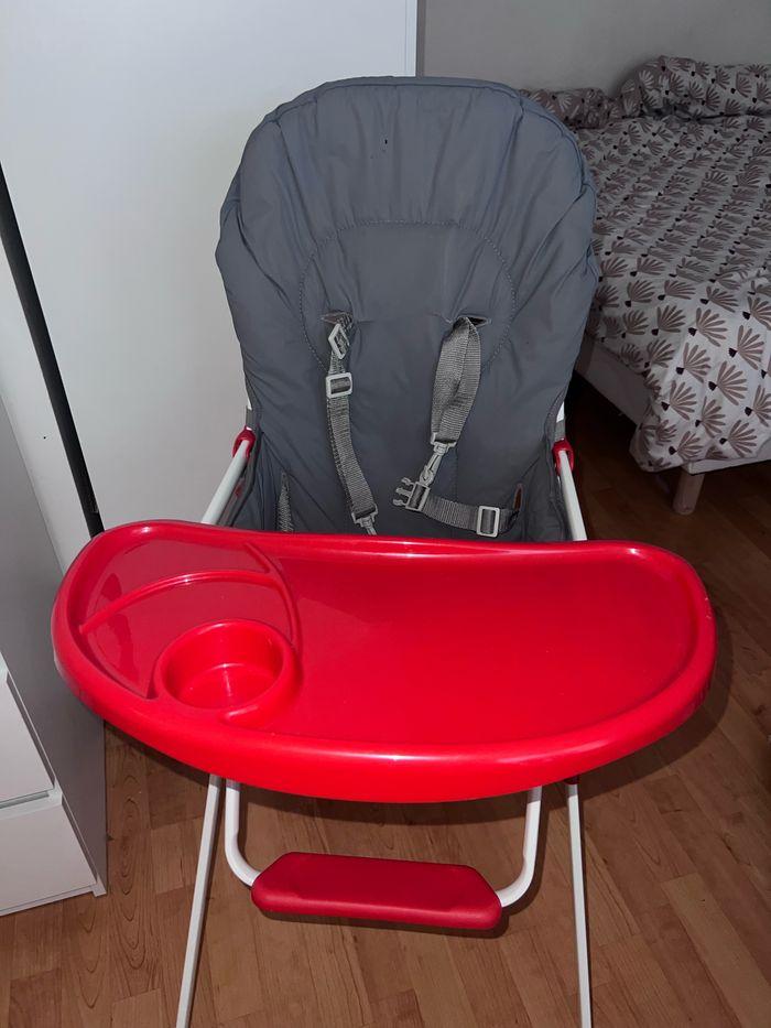 Chaise haute pour bébé - photo numéro 2