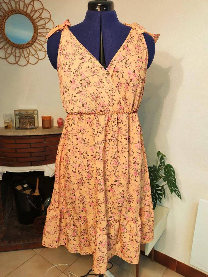 Robe courte orange fleurs M - neuve - photo numéro 1