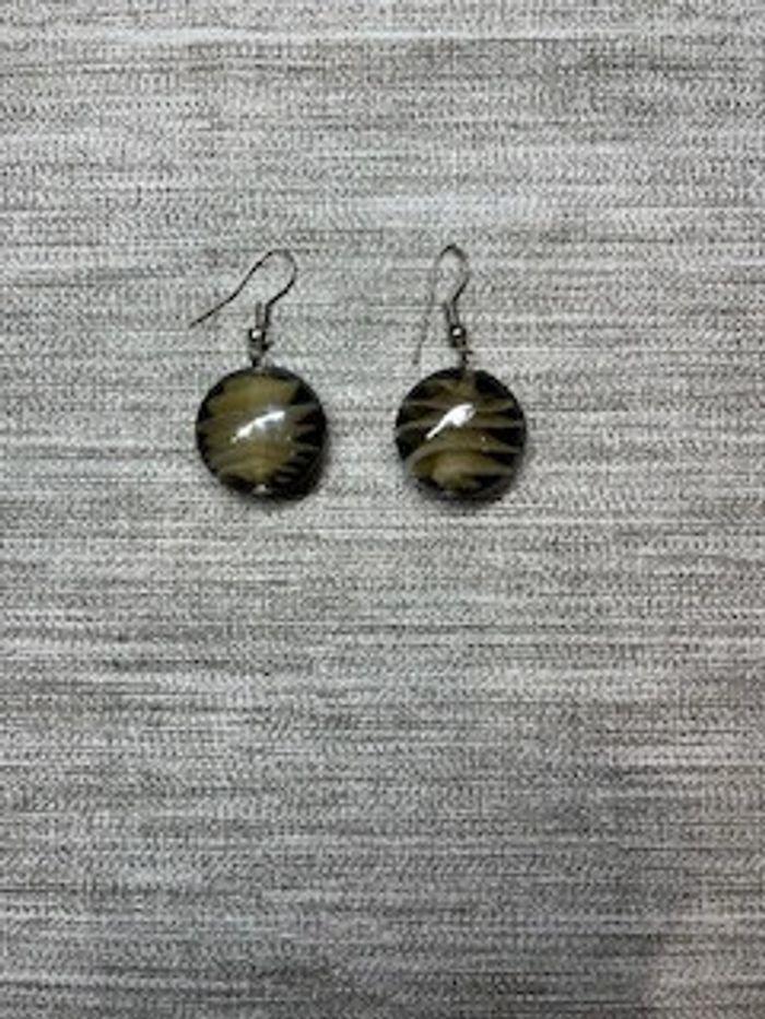 Boucles d'oreilles Grise Anthracite en verre - photo numéro 1