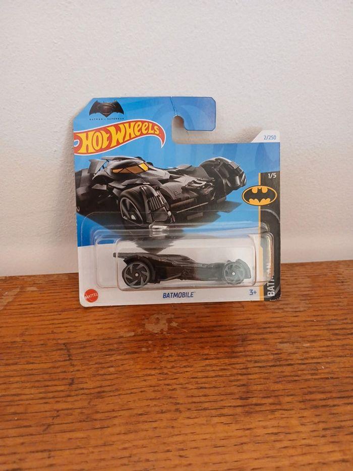 Hot Wheels Batmobile - photo numéro 1